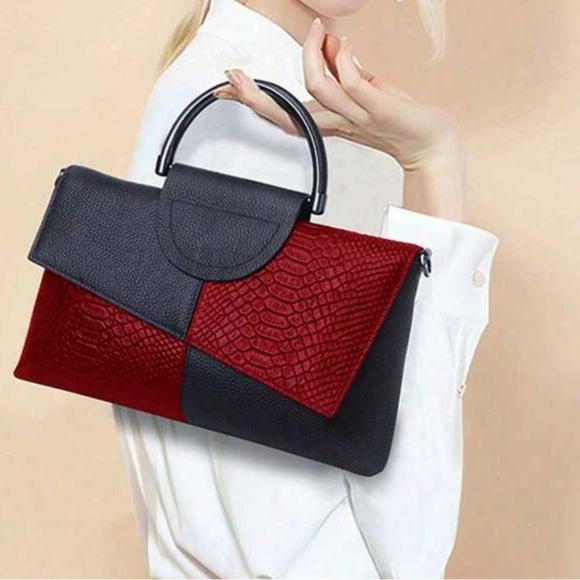 Handbags - Elegant Black and Red Handbag